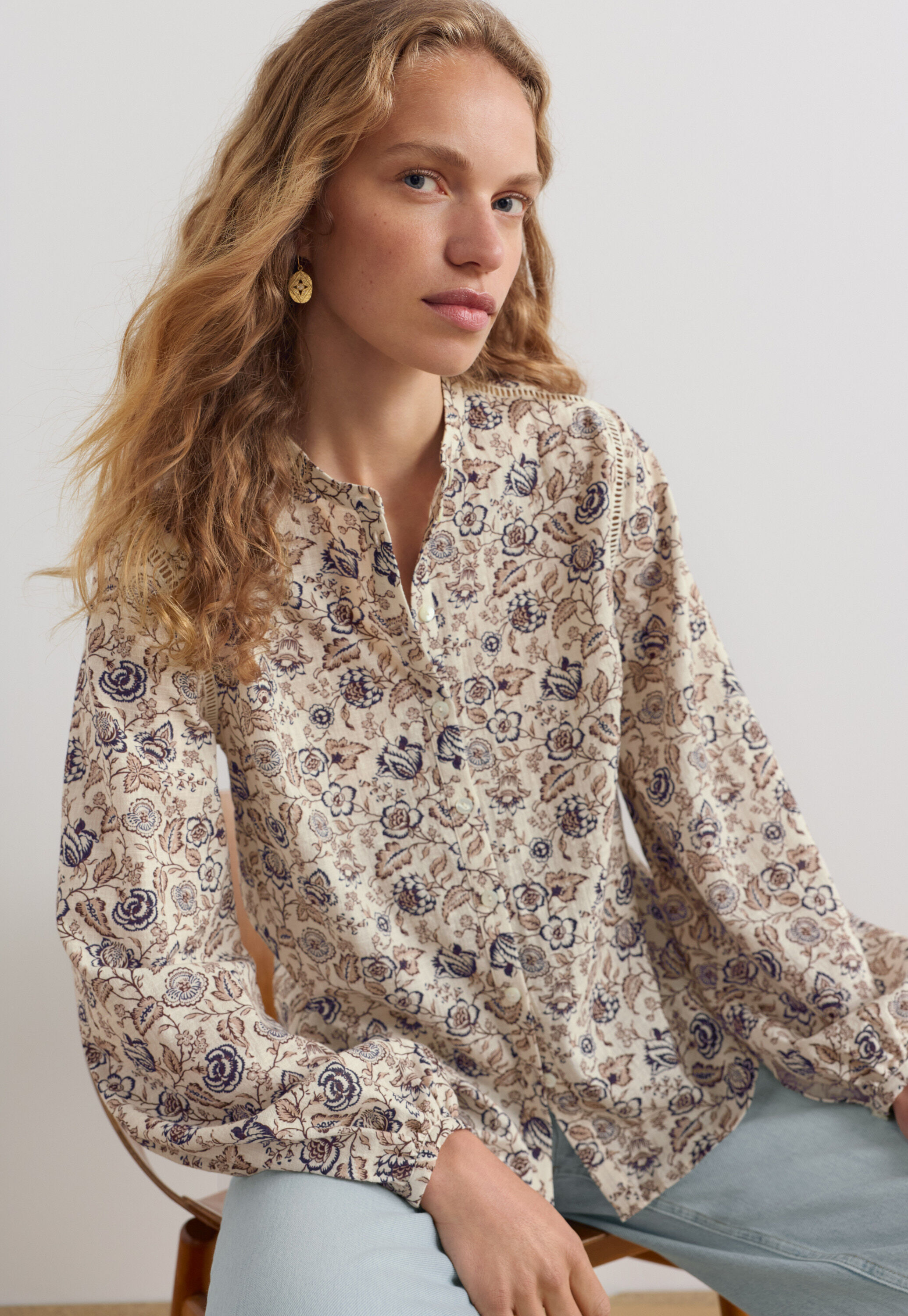 Bluse mit Biesen