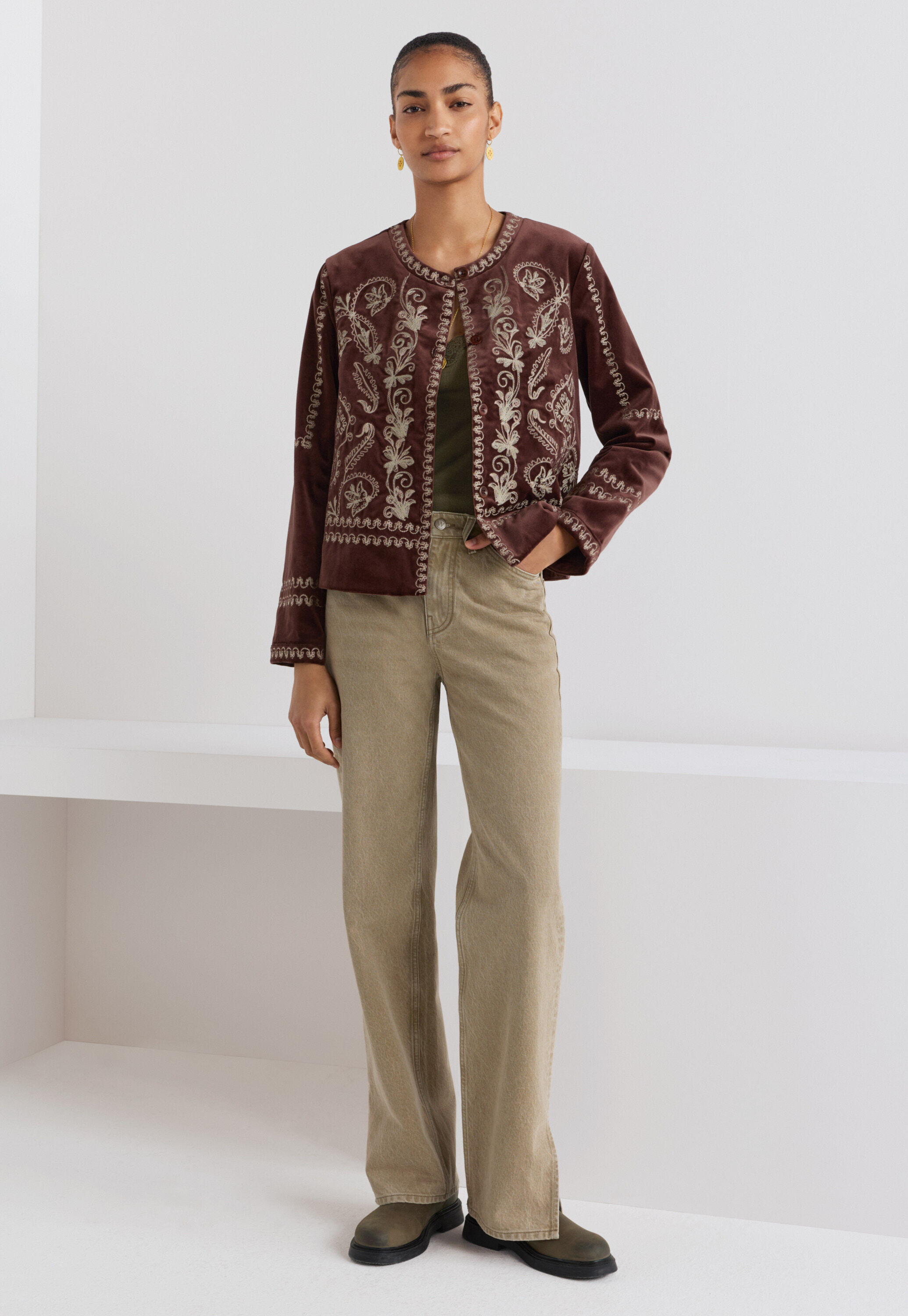 Jeans mit geteiltem Saum