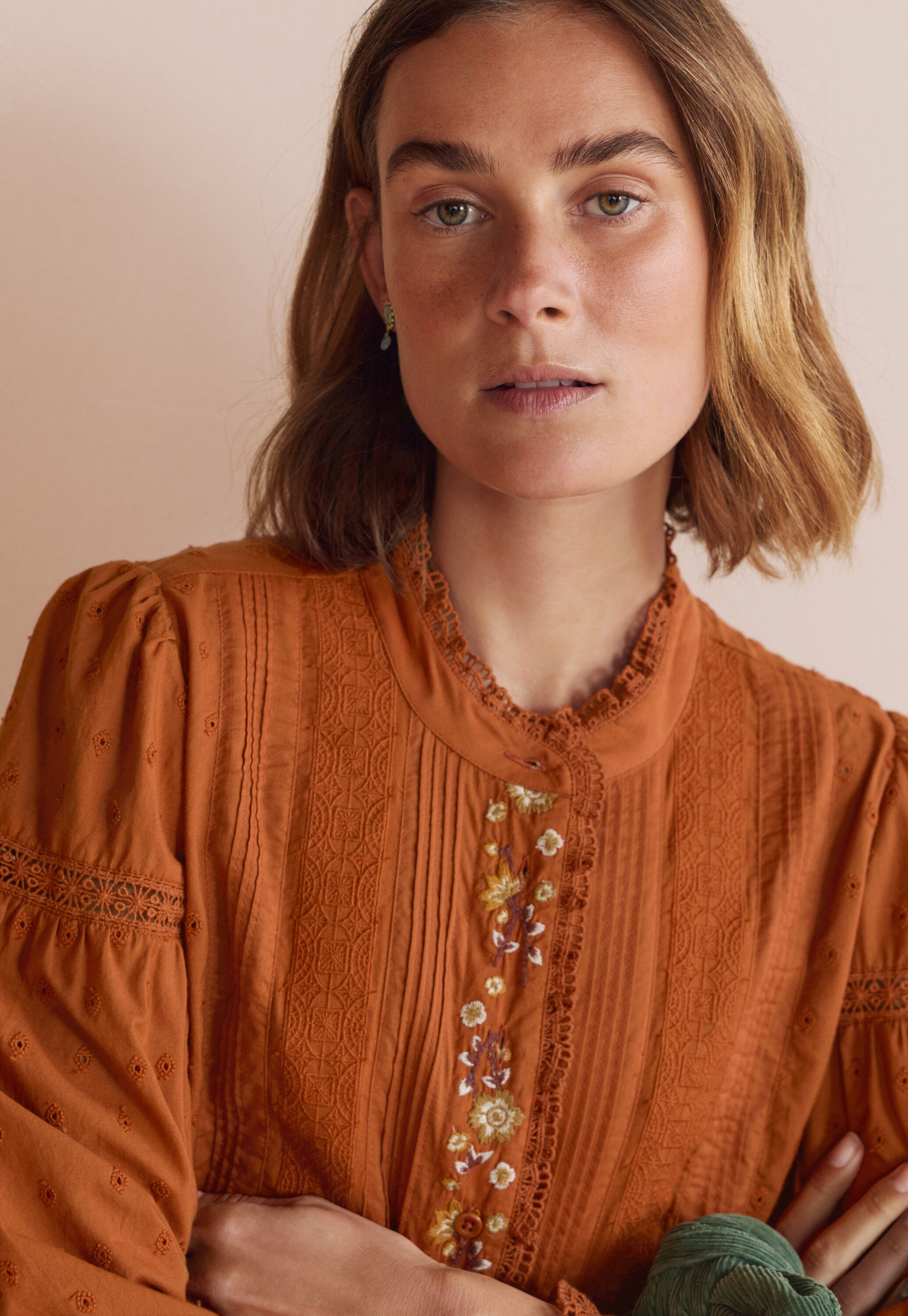 Bluse mit Biesen