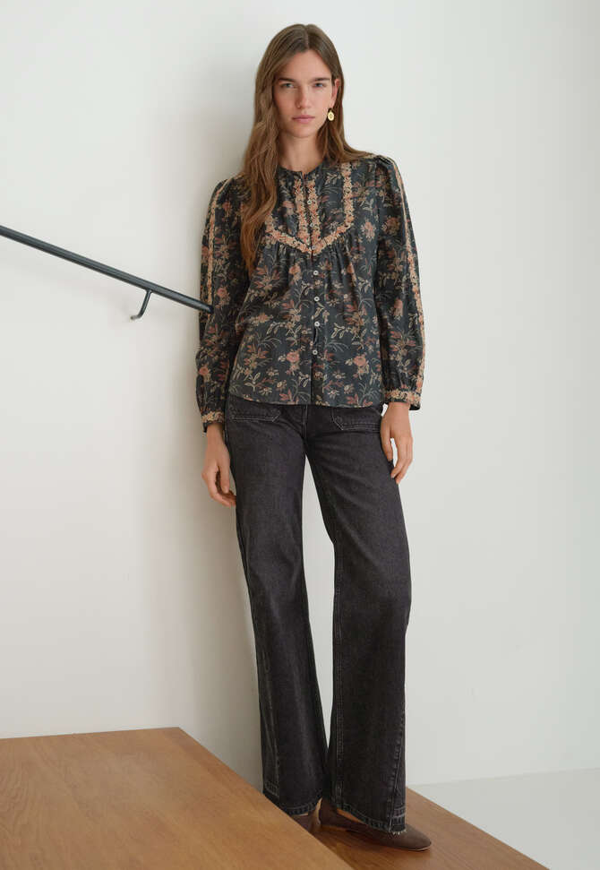 Bestickte Bluse mit Print, Kohlschwarz, completeTheLook